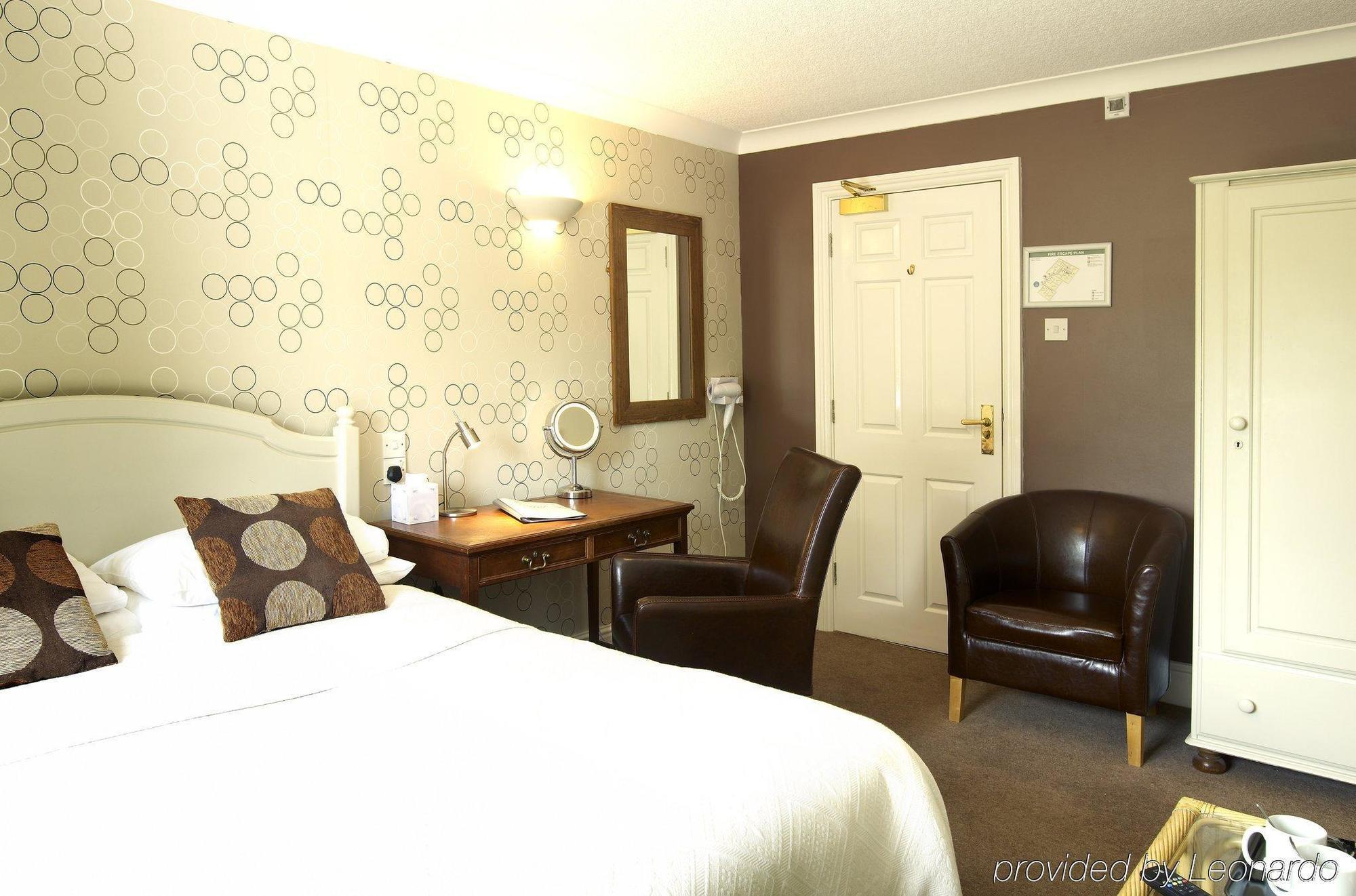 Charlton Kings Hotel Cheltenham Room photo