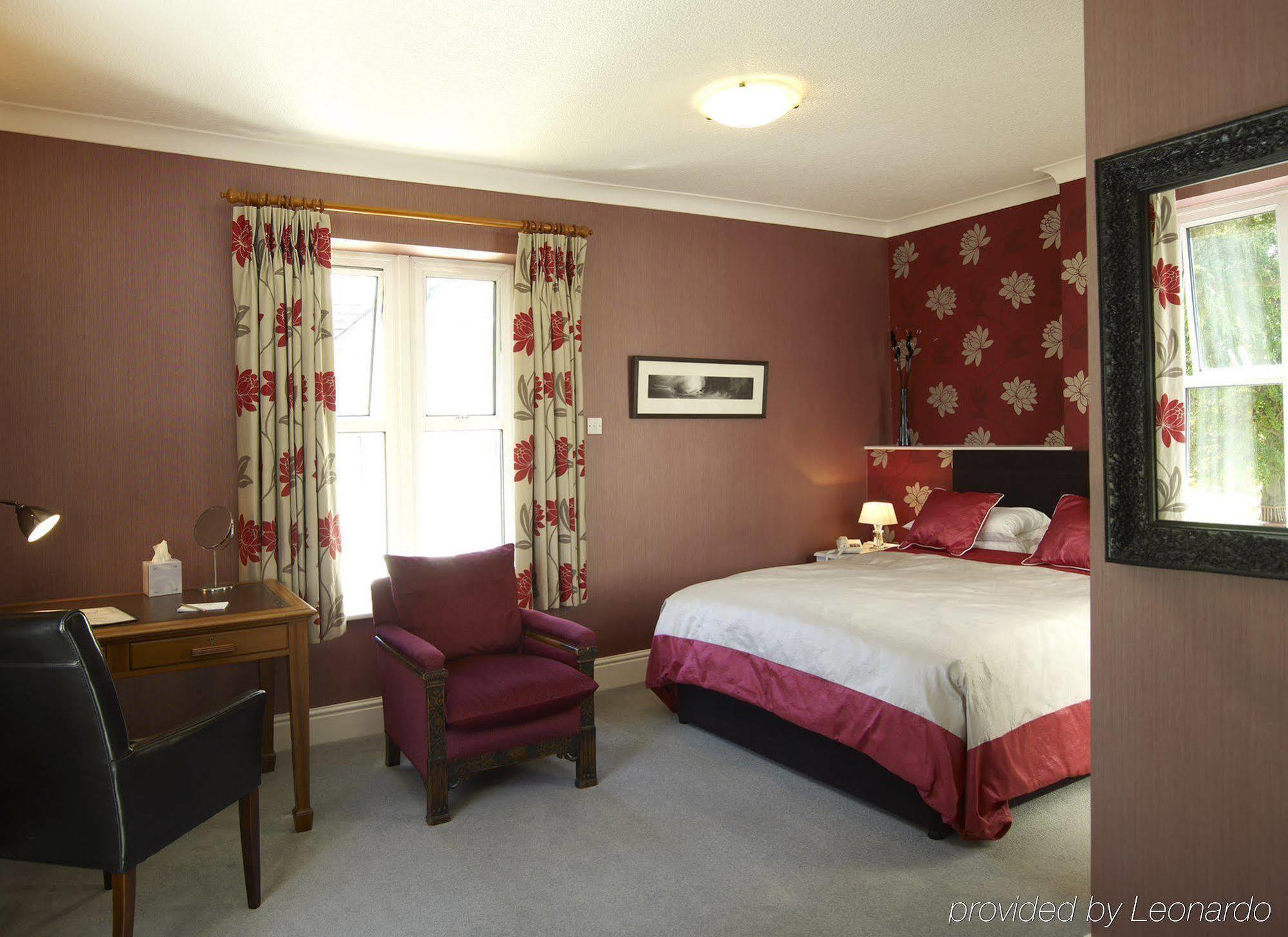 Charlton Kings Hotel Cheltenham Room photo