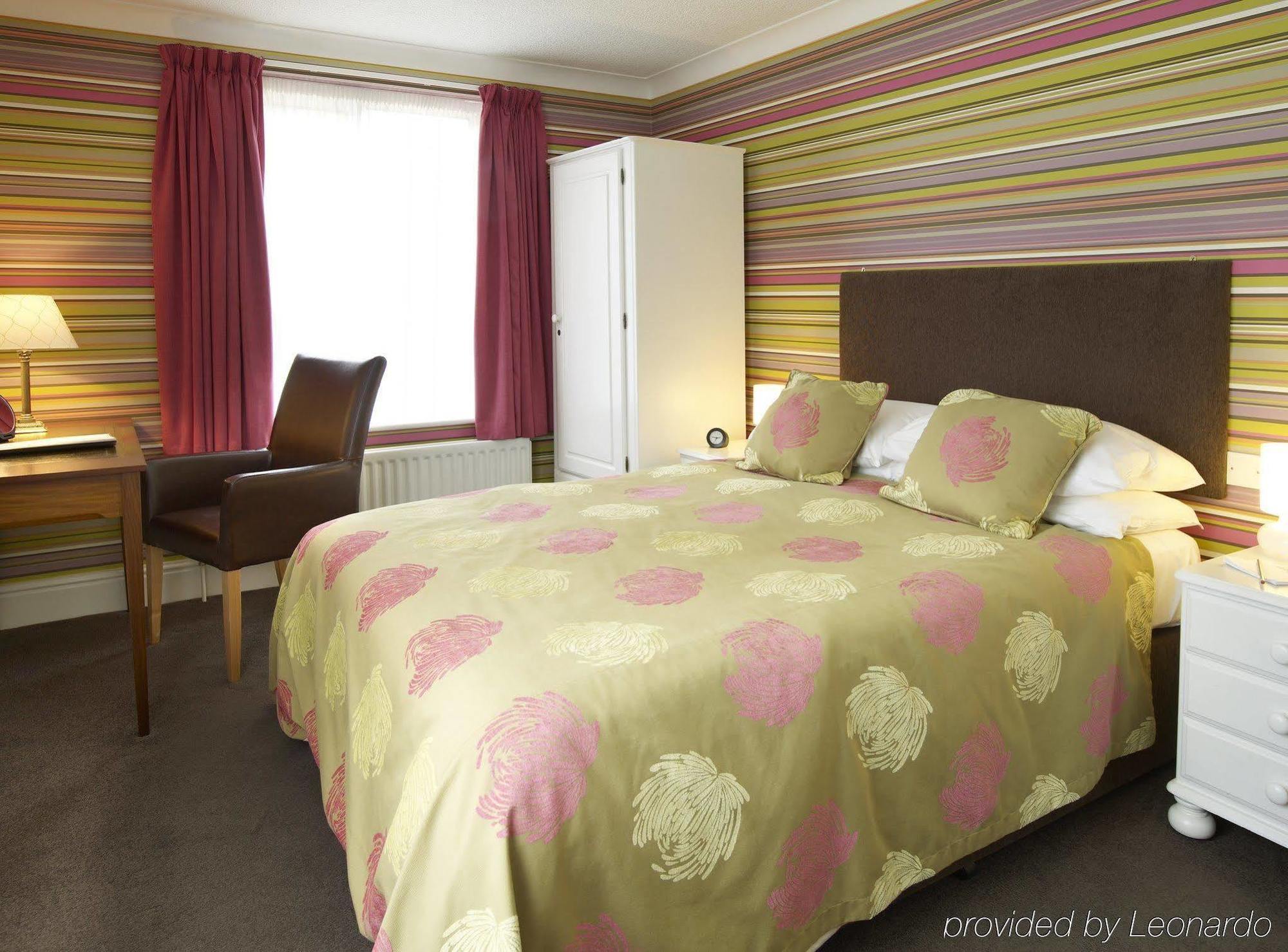 Charlton Kings Hotel Cheltenham Room photo